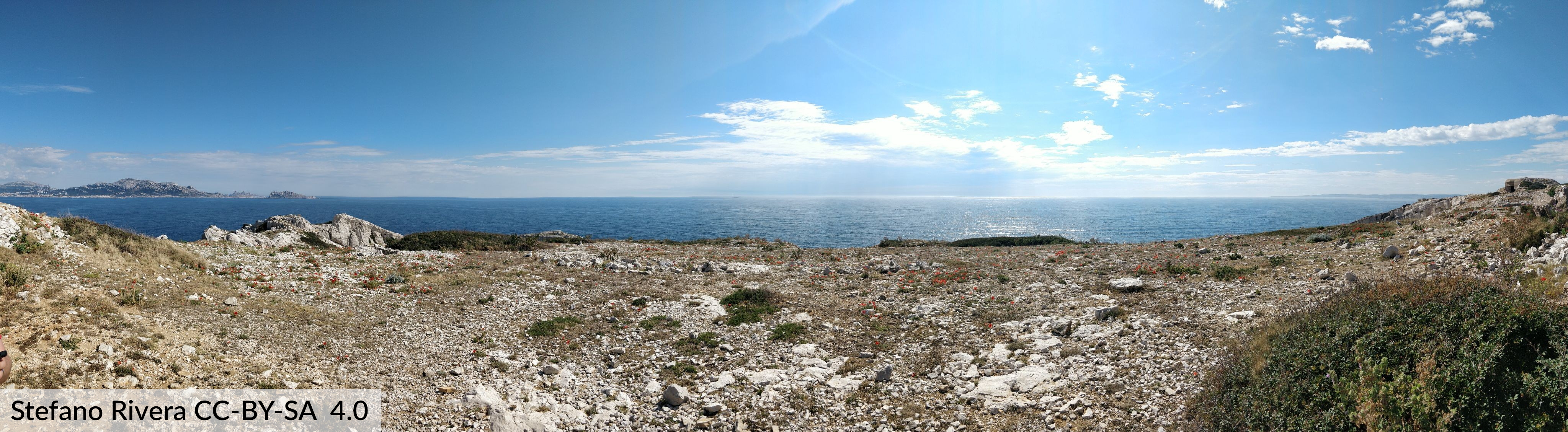 View from the south shore of the Pomègues Island